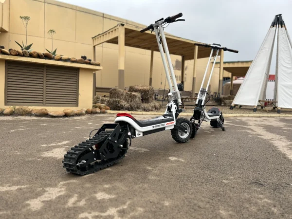 Electric Snow Scooter 2 Wheel Folding Snow Mobile with Removable Battery - Image 4